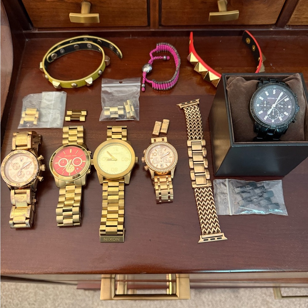 Nixon Gold-Tone Men's Watch - Picture 2 of 5